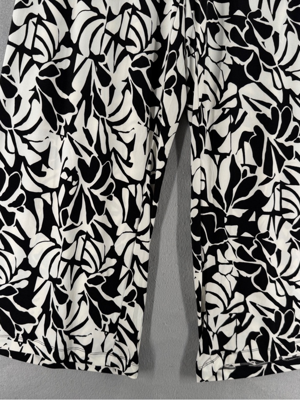 Three Dots Pants Womens L Black White Print Palazzo Resortwear Boho Comfy NWT - Picture 2 of 13